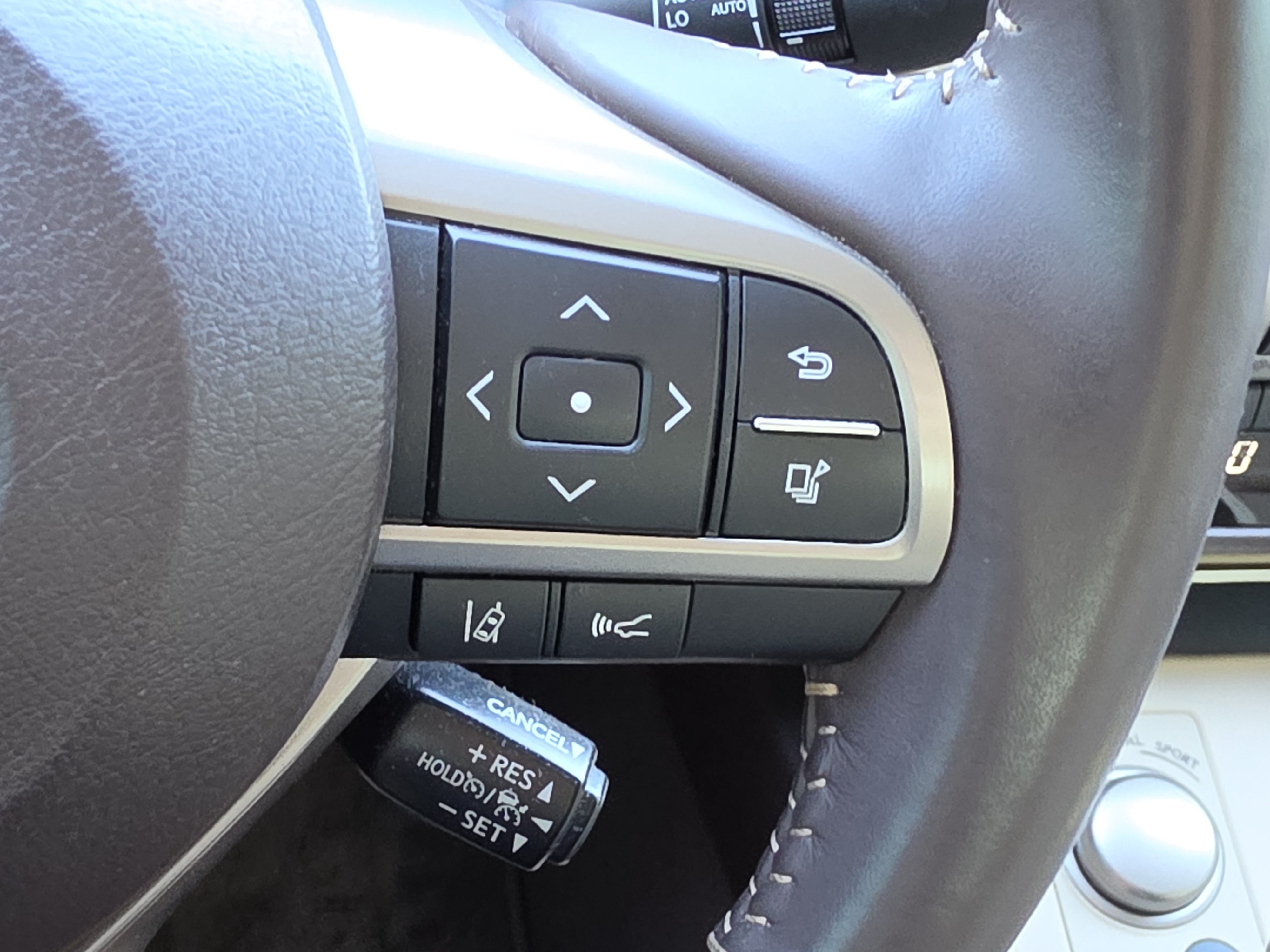 Used 2016 Lexus ES 350 w/ Premium Package w/Wood Trim FWD image 18