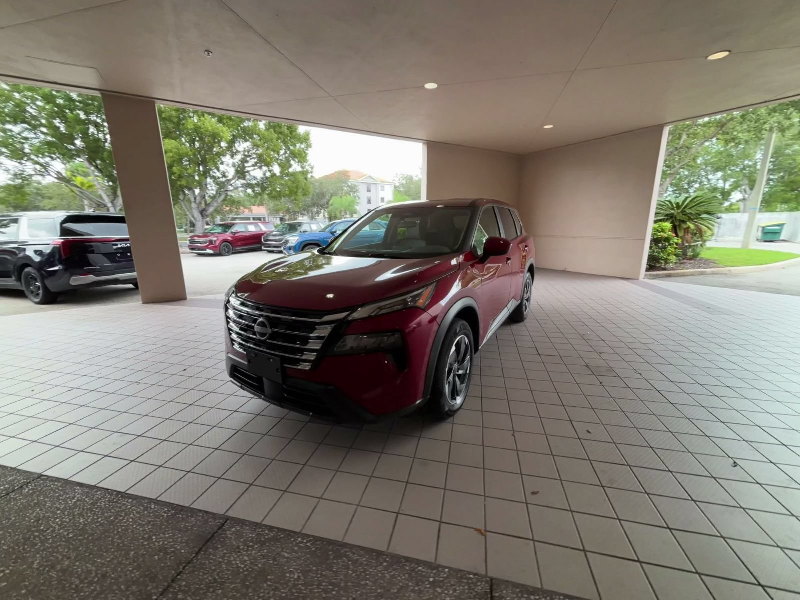 Used 2025 Nissan Rogue SV AWD/4WD image 6