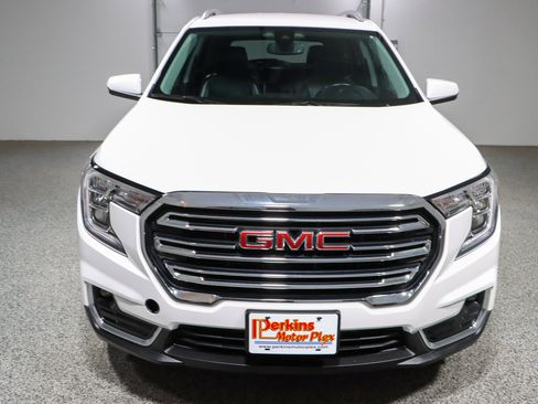 Used 2024 GMC Terrain SLT AWD/4WD image 4