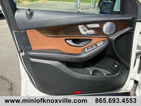 Used 2021 Mercedes-Benz GLC 300 4MATIC image 18