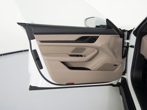 Certified 2022 Porsche Taycan 4 Cross Turismo AWD/4WD image 19