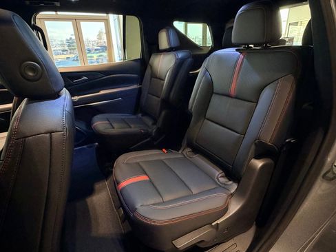 New 2026 Chevrolet Traverse RS image 9