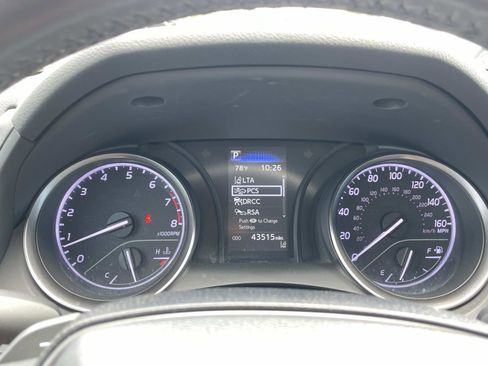 Used 2021 Toyota Camry SE FWD image 18