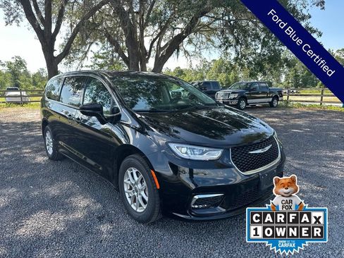 Used 2024 Chrysler Pacifica Touring-L FWD image 10