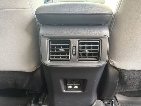 Used 2021 Toyota RAV4 XLE image 31