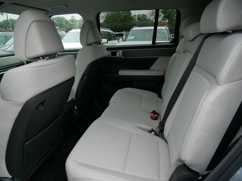 New 2026 Hyundai Santa Fe SE image 8