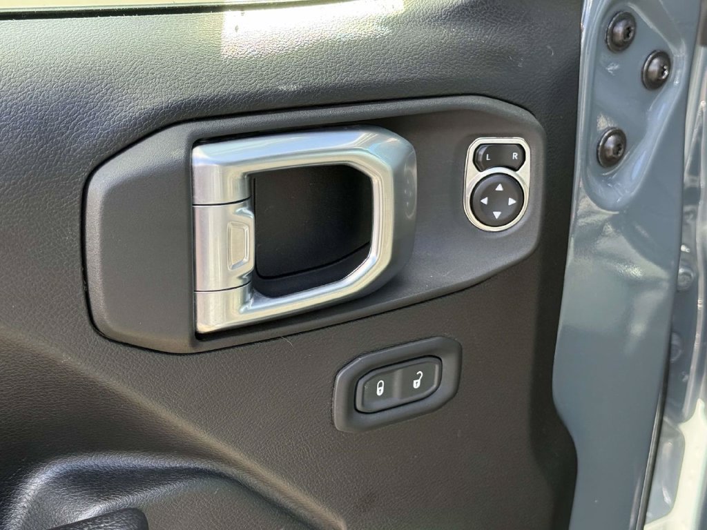 Used 2024 Jeep Wrangler Unlimited w/ Convenience Group AWD/4WD image 29