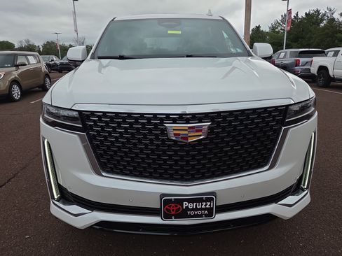 Used 2024 Cadillac Escalade Premium Luxury w/ Performance Package AWD/4WD image 8