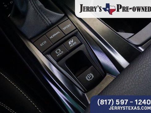 Used 2025 Toyota Camry SE w/ Multimedia Upgrade Package FWD image 14