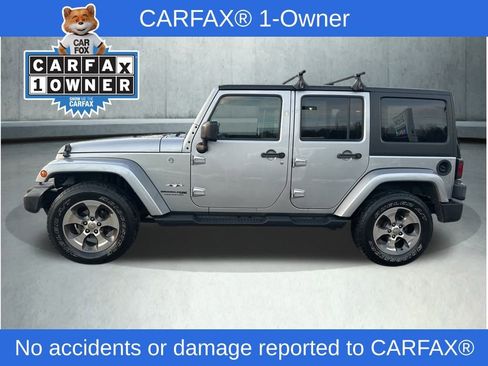 Used 2018 Jeep Wrangler Unlimited Sahara w/ Connectivity Group image 2