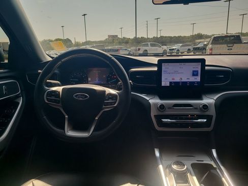 Certified 2022 Ford Explorer XLT w/ Equipment Group 202A image 24