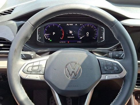 Used 2024 Volkswagen Taos SEL AWD/4WD image 25