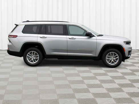 New 2025 Jeep Grand Cherokee L Laredo image 31