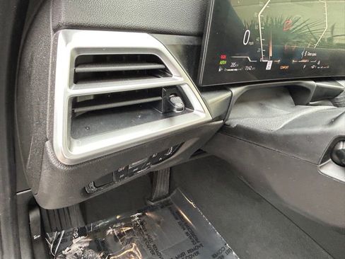 Used 2025 BMW 330i Sedan image 42