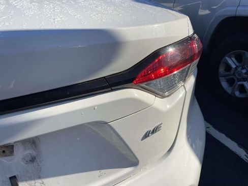 Used 2021 Toyota Corolla LE FWD image 12