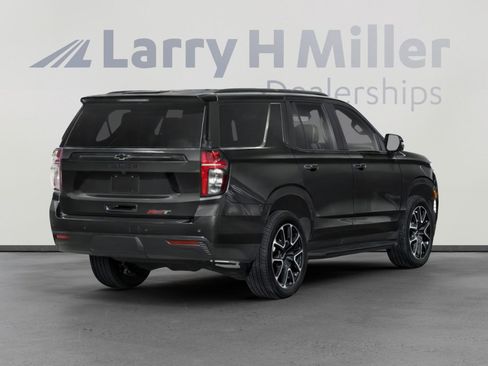 Used 2022 Chevrolet Tahoe RST w/ Luxury Package AWD/4WD image 2