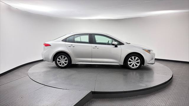 Used 2025 Toyota Corolla LE FWD image 9
