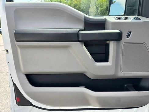 Used 2015 Ford F150 XL w/ Equipment Group 101A Mid AWD/4WD image 12