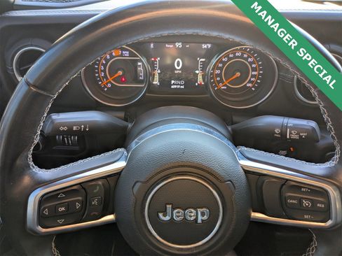 Used 2020 Jeep Wrangler Unlimited Sahara image 29