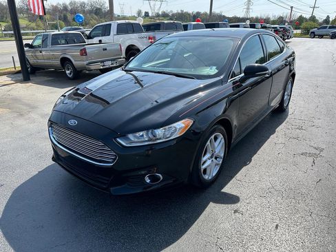 Used 2016 Ford Fusion SE w/ Equipment Group 202A image 8