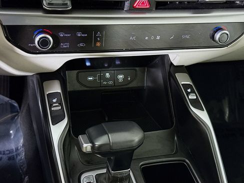 Used 2025 Kia Sorento S w/ Panoramic Sunroof Package AWD/4WD image 8