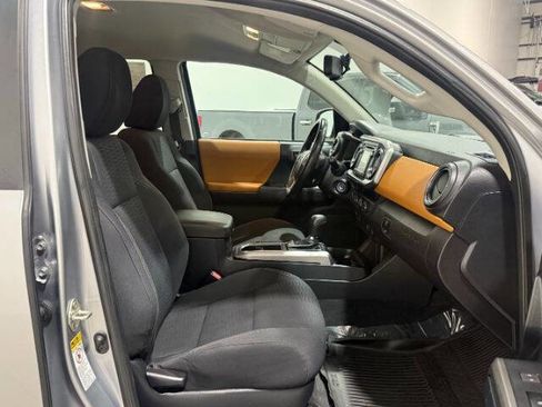 Used 2017 Toyota Tacoma SR5 w/ Tow Package image 14
