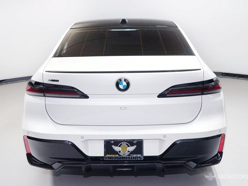 Used 2025 BMW 740i xDrive w/ Premium Package AWD/4WD image 7