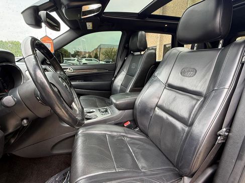 Used 2018 Jeep Grand Cherokee Overland AWD/4WD image 10