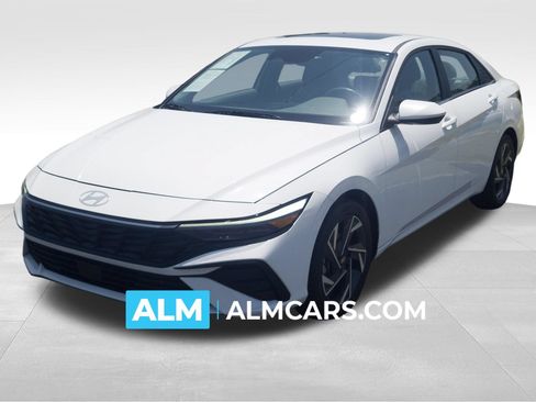 Certified 2025 Hyundai Elantra SEL FWD image 1