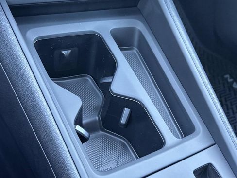 New 2026 Volkswagen Tiguan SE image 10