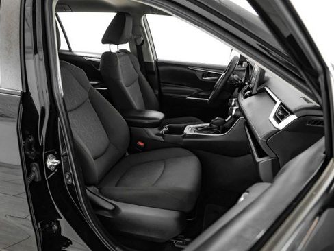 Used 2022 Toyota RAV4 XLE image 29