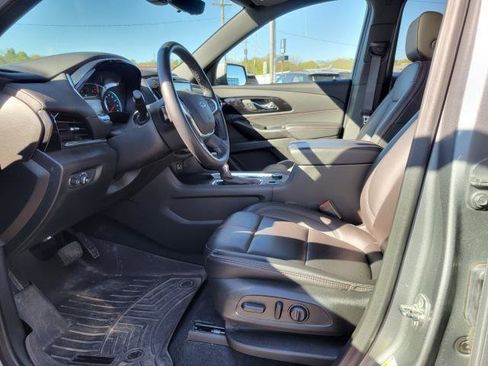Used 2023 Chevrolet Traverse RS AWD/4WD image 8
