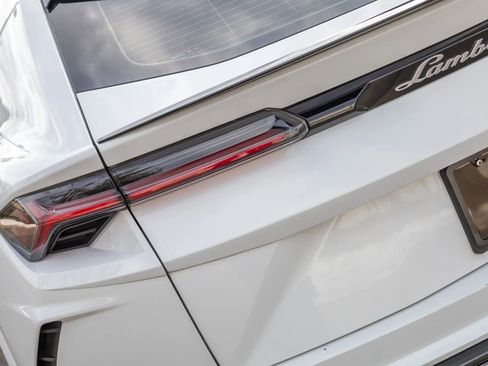 Used 2022 Lamborghini Urus image 29