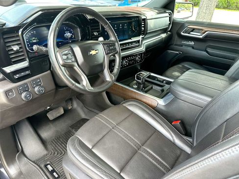 Used 2023 Chevrolet Silverado 1500 High Country w/ Technology Package AWD/4WD image 18
