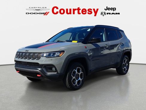 Certified 2022 Jeep Compass Trailhawk w/ Trailhawk Convenience Group AWD/4WD image 9