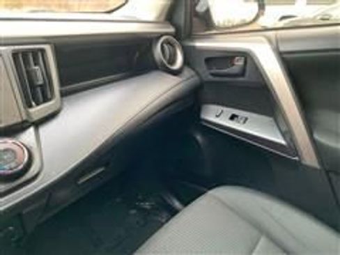 Used 2018 Toyota RAV4 LE w/ All Weather Liner Package image 29