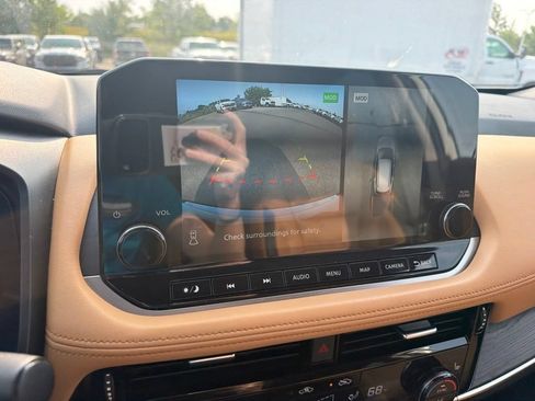 Used 2022 Nissan Rogue Platinum w/ Head-Up Display Package AWD/4WD image 14