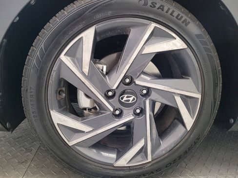 Used 2025 Hyundai Elantra SEL FWD image 31