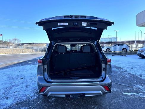 Used 2021 Toyota Highlander Platinum image 23