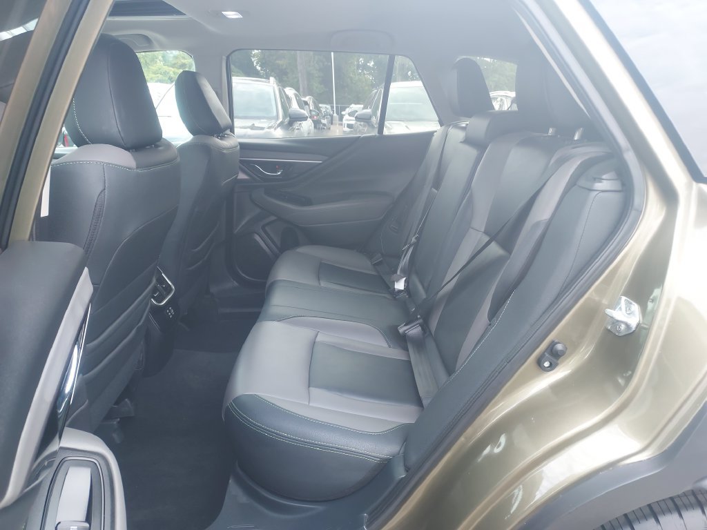 Certified 2025 Subaru Outback Onyx Edition AWD/4WD image 30