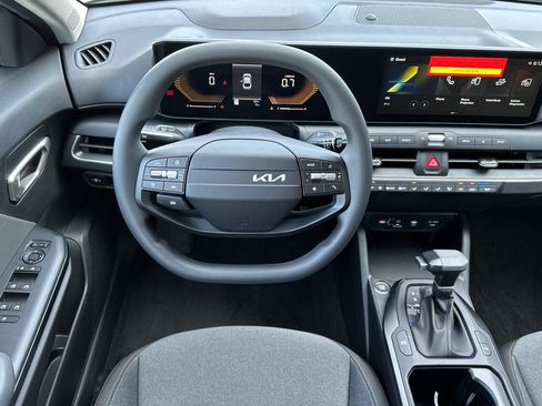 New 2026 Kia K4 LXS image 14