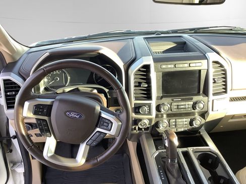 Used 2020 Ford F150 Lariat image 10