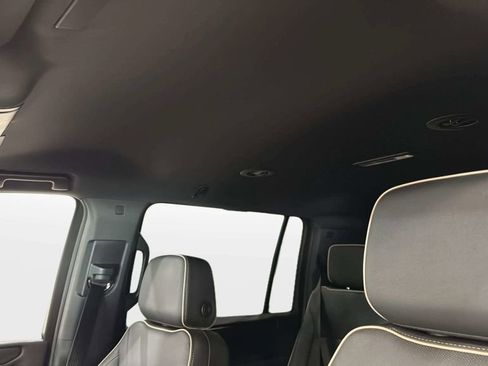Used 2025 GMC Yukon XL Elevation AWD/4WD image 39
