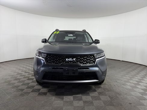 Certified 2022 Kia Sorento S w/ Panoramic Sunroof Package image 2