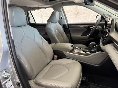 Used 2021 Toyota Highlander Limited AWD/4WD image 52