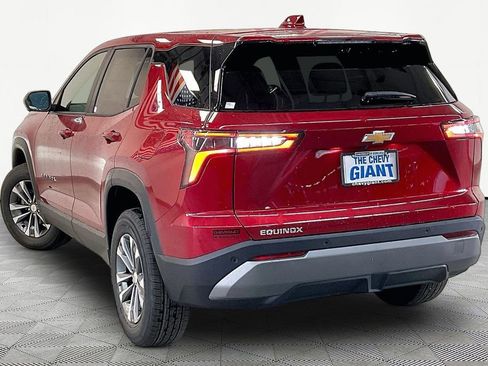 New 2026 Chevrolet Equinox LT w/ Convenience Package II FWD image 3