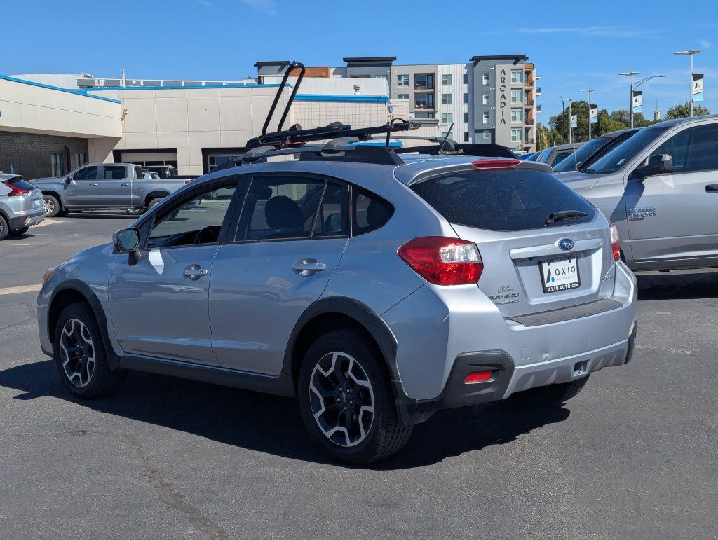 Used 2017 Subaru Crosstrek 2.0i Premium w/ Moonroof Package AWD/4WD image 7