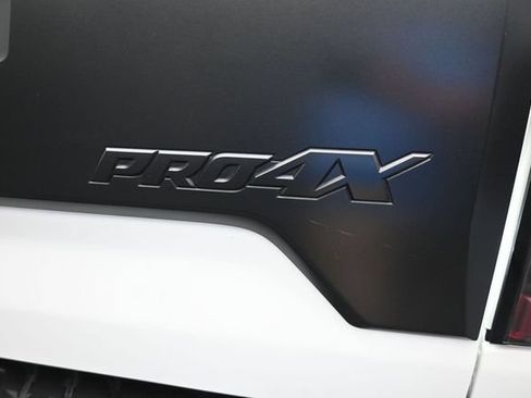 Used 2023 Nissan Titan PRO-4X w/ Pro-4x Convenience Package AWD/4WD image 14