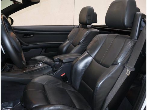 Used 2011 BMW M3 Convertible RWD image 16