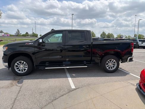 New 2026 Chevrolet Silverado 1500 LT w/ Z71 Off-Road Package AWD/4WD image 6